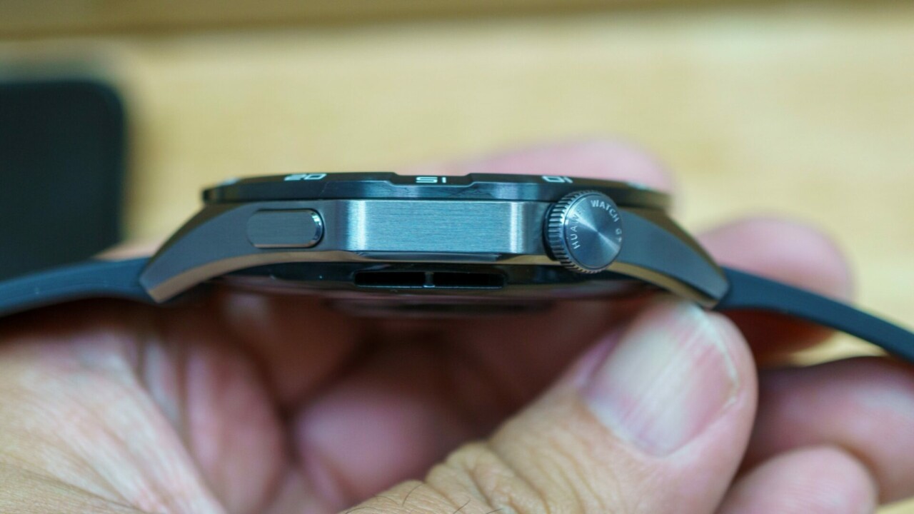 Huawei Watch GT 4の横麺